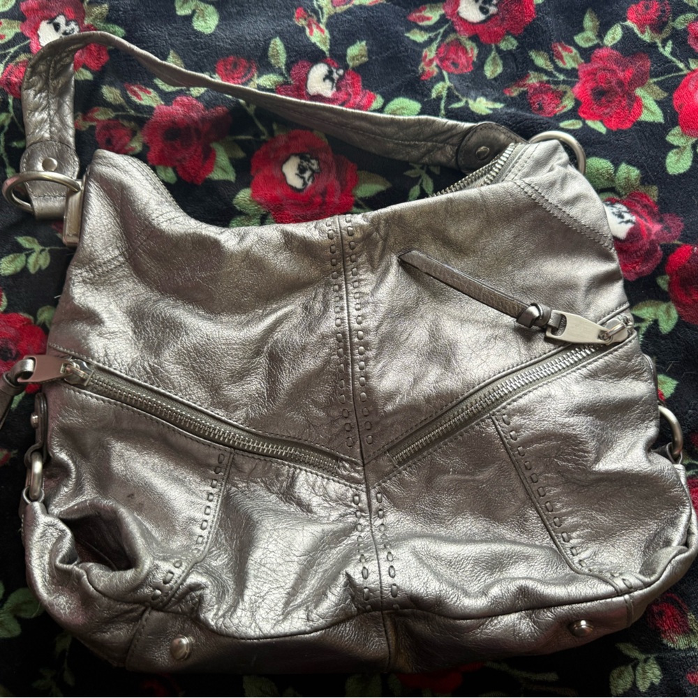B. Makowsky Silver Leather Women's Bag